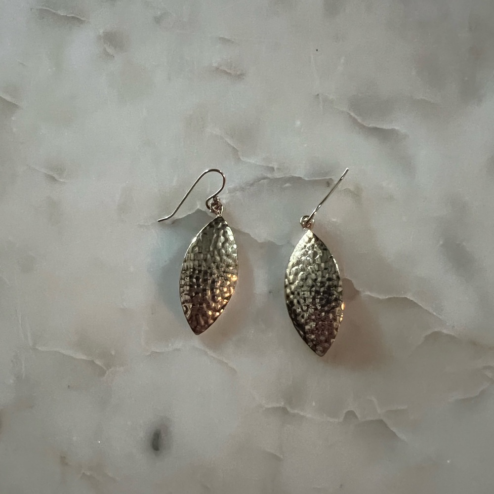 Kendra Scott Gold Hammered Drop earrings